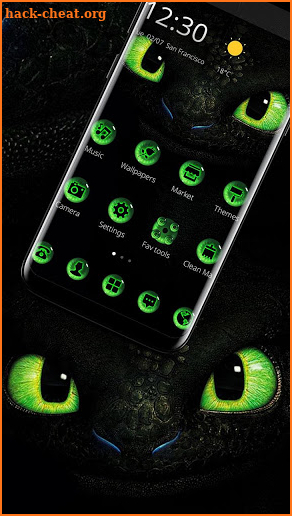 Green Dragon Eyes Theme screenshot