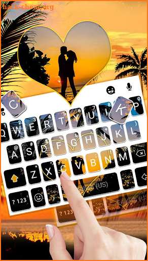 Lovers at Sunset Beach Keyboard Theme screenshot