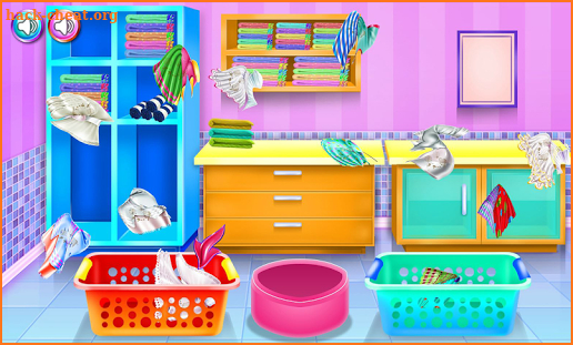 Olivia's washing laundry game screenshot