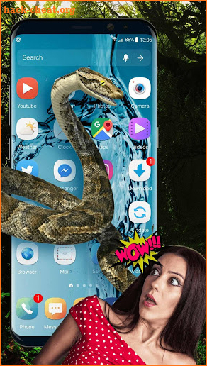 Snake on screen live wallpaper for prank 🐍 screenshot