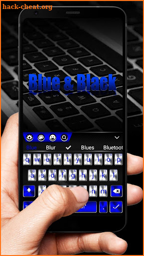 The metallic blue keyboard theme screenshot